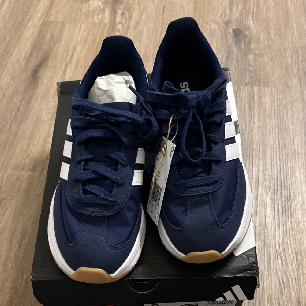 Adidas women’s  Dark Blue and White Sneakers size 6